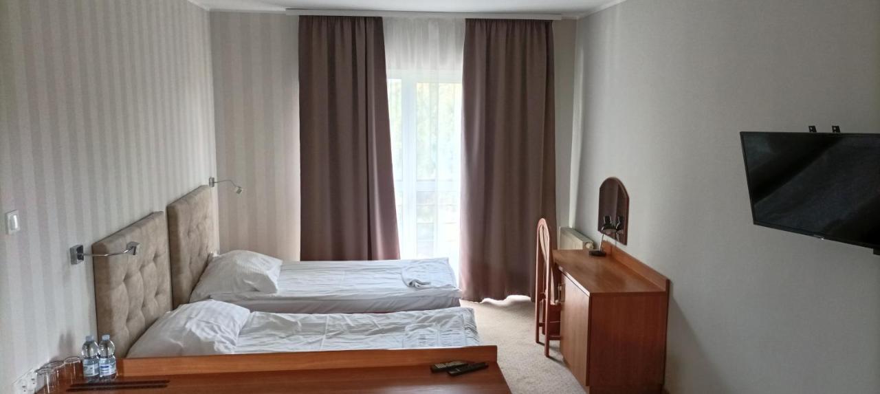 Hotel Przylesie Sieroslaw  Exterior photo